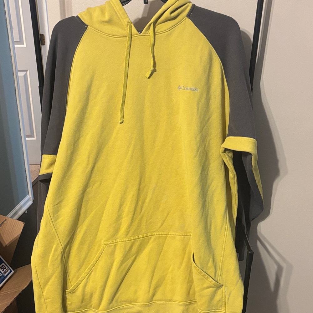Columbia Men's Hoodie in Yellow and Gray